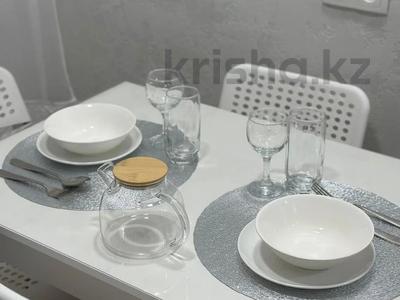 2-комнатная квартира · 50 м² · 3/5 этаж, мкр Новый Город 62 — Юбилейный, 1000 мелочей, абзал, новая корзина, 45 квартал за 2 000 〒 в Караганде, Казыбек би р-н