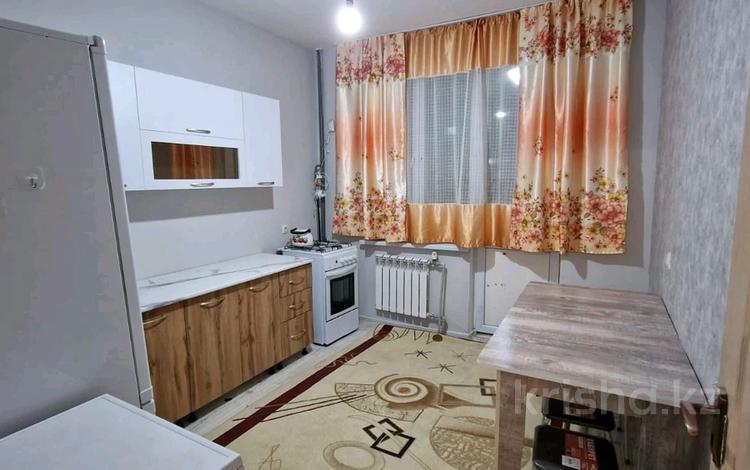 1-комнатная квартира · 45 м² · 1/7 этаж, 8 мкр 9 — 29 школа за 8 000 〒 в Талдыкоргане, мкр Бирлик — фото 2
