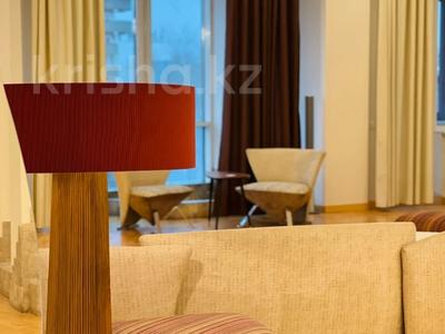 4-бөлмелі пәтер · 200 м² · 5/9 қабат, Фурманова 63, бағасы: 1.2 млн ₸ в Алматы, Медеуский р-н