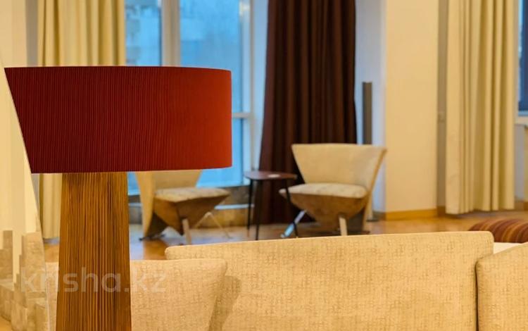 4-бөлмелі пәтер · 200 м² · 5/9 қабат, Фурманова 63, бағасы: 1.2 млн ₸ в Алматы, Медеуский р-н — фото 2