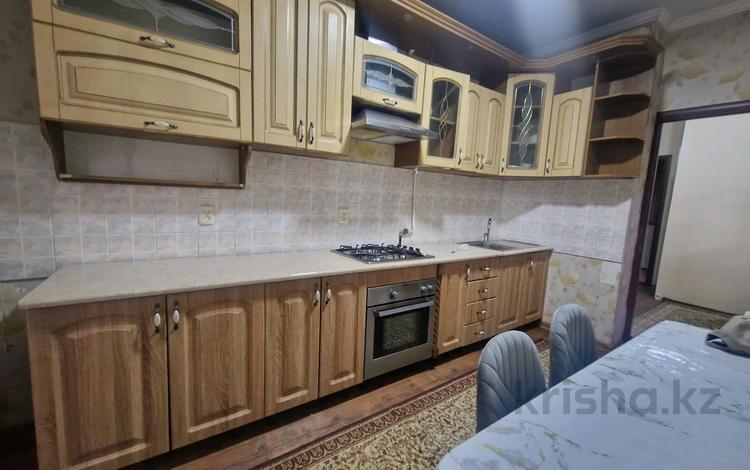 3-бөлмелі пәтер · 65 м² · 1/5 қабат, Айнабұлақ-2 ш/а. 35, бағасы: 300 000 ₸ в Алматы, Жетысуский р-н — фото 2