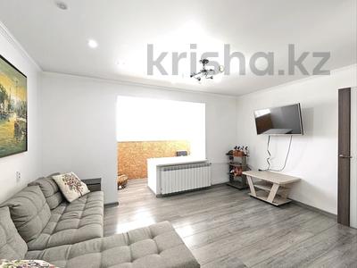 1-комнатная квартира · 34 м² · 5/5 этаж, Аманжолова за 16.5 млн ₸ в Караганде, Казыбек би р-н