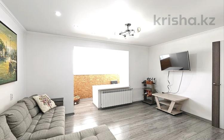 1-комнатная квартира · 34 м² · 5/5 этаж, Аманжолова за 16.5 млн ₸ в Караганде, Казыбек би р-н — фото 2