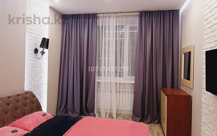 2-комнатная квартира · 76 м² · 1/5 этаж, мкр Новый Город, Лободы 5 — Лободы, Бухар-жырау за 18 000 〒 в Караганде, Казыбек би р-н — фото 2