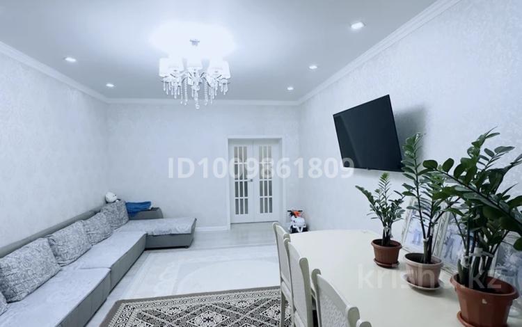 3-комнатная квартира · 90.6 м² · 10/10 этаж, мкр. Алтын орда, Алия Молдагулова 66 за 37 млн ₸ в Актобе — фото 11