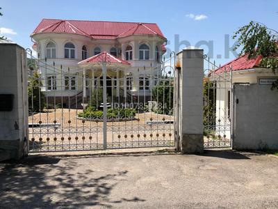 Отдельный дом · 7 комнат · 445 м², мкр Горный Гигант 161А за 2.3 млн 〒 в Алматы, Медеуский р-н