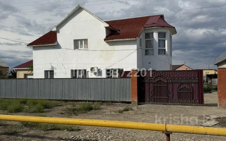 Отдельный дом · 6 комнат · 221 м² · , мкр Кокарна, 5 33 — 32 школа за 33.6 млн ₸ в Атырау — фото 3