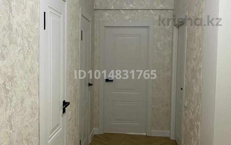 3-бөлмелі пәтер · 82.6 м² · 10/17 қабат, Ауэзова 2/8, бағасы: 60 млн ₸ в Алматы, Алмалинский р-н — фото 2