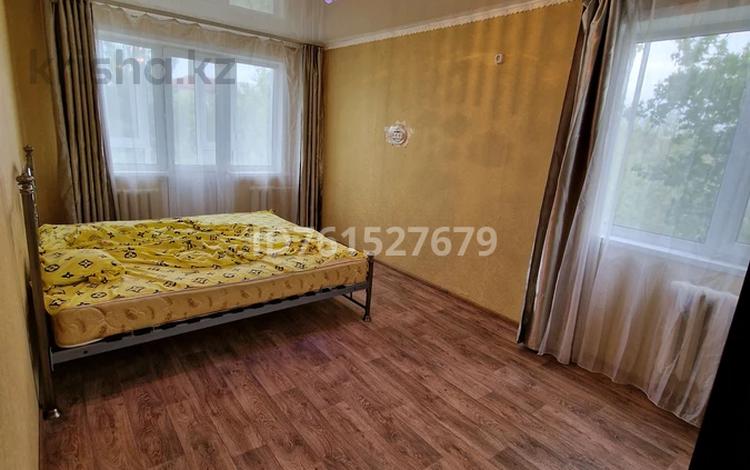 1-комнатная квартира · 33 м² · 4/5 этаж, Аманжолова 162 за 12 млн 〒 в Уральске — фото 2