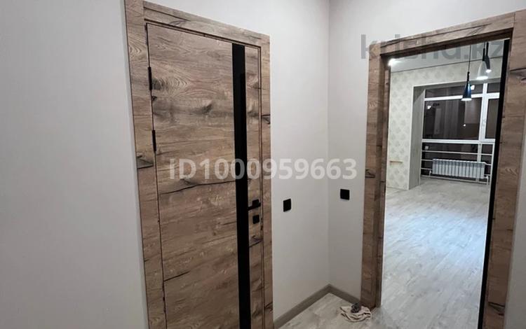 1-бөлмелі пәтер · 51.4 м² · 4/10 қабат, мкр Женис 40, бағасы: 24 млн ₸ в Уральске — фото 2