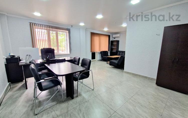 Свободное назначение, офисы, склады, салоны красоты · 74.6 м² за 40 млн ₸ в Караганде, Казыбек би р-н — фото 2