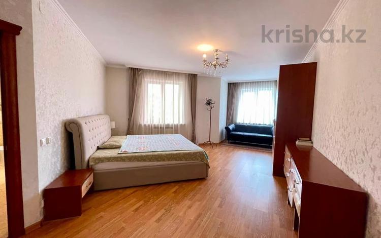 3-бөлмелі пәтер · 152.4 м² · 9/9 қабат, Аскарова Асанбая 21, бағасы: 105 млн ₸ в Алматы, Наурызбайский р-н — фото 2