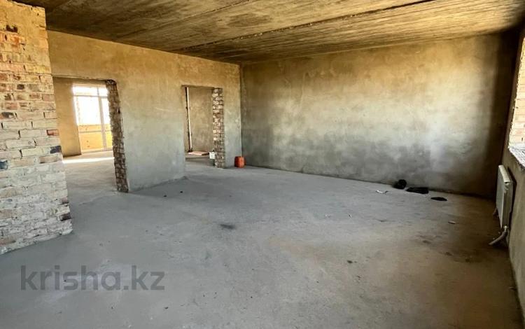 3-комнатная квартира · 82.9 м² · 6/6 этаж, Майкудук, мкр Голубые пруды 3/3 за ~ 24.4 млн ₸ в Караганде, Алихана Бокейханова р-н — фото 2