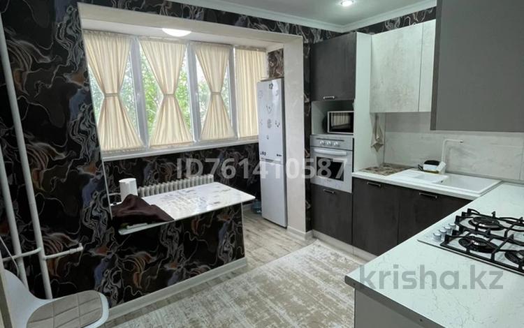 2-комнатная квартира · 52 м² · 6/9 этаж, 4 микрорайон 48 за 25 млн 〒 в Аксае — фото 2