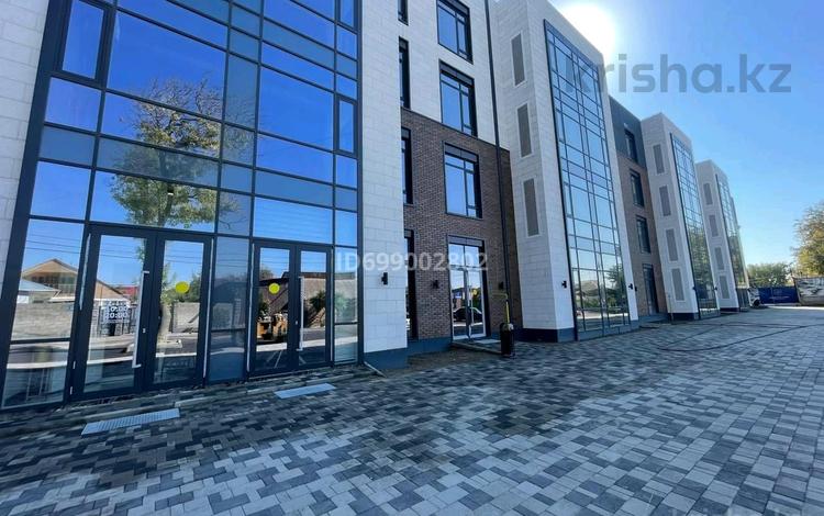 3-комнатная квартира · 108.45 м² · 1/4 этаж, Капал 62/2 — Абая-Капал за 47 млн 〒 в Таразе — фото 2