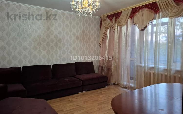 3-комнатная квартира · 63 м² · 4/9 этаж, мкр Юго-Восток, Мкр Степной 2 5 за 27.7 млн ₸ в Караганде, Казыбек би р-н — фото 2