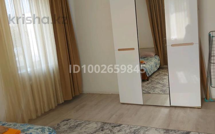 1-комнатная квартира · 37 м² · 2/3 этаж, Назарбаев 218 — Абая за 8 000 〒 в Уральске, мкр Школьник — фото 2