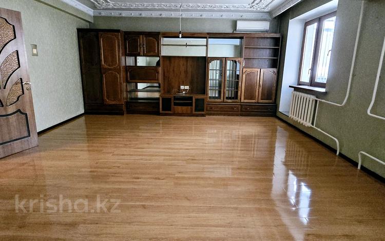 3-комнатная квартира · 98 м² · 3/5 этаж, Абдуллиных 43 — Айтекеби за 125 млн ₸ в Алматы, Медеуский р-н — фото 2