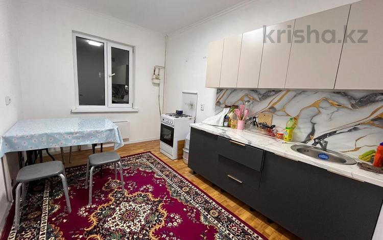 2-бөлмелі пәтер · 70 м² · 8/9 қабат, мкр Акбулак, Саутколь 33, бағасы: 200 000 ₸ в Алматы, Алатауский р-н — фото 2