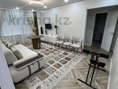 3-комнатная квартира · 68 м² · 1/5 этаж, мкр Казахфильм 8 за 60 млн ₸ в Алматы, Бостандыкский р-н