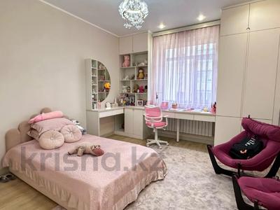 3-комнатная квартира · 108.2 м² · 2/7 этаж, Болашак 6 за 78 млн 〒 в Талдыкоргане, мкр Болашак