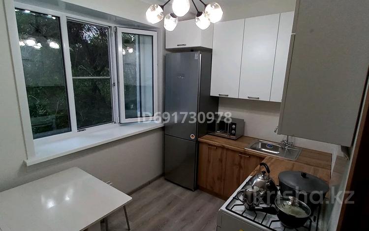 39 02 01. Электронасос el. 01. Форсунка омывателя фар genesis g80. 1118012.