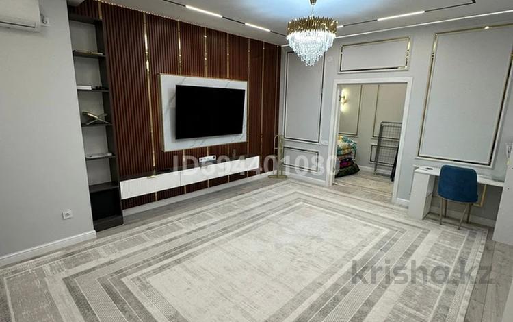 2-бөлмелі пәтер · 70 м² · 8/10 қабат, мкр Атырау, Абулхайыр хана 51а, бағасы: 38 млн ₸ — фото 2