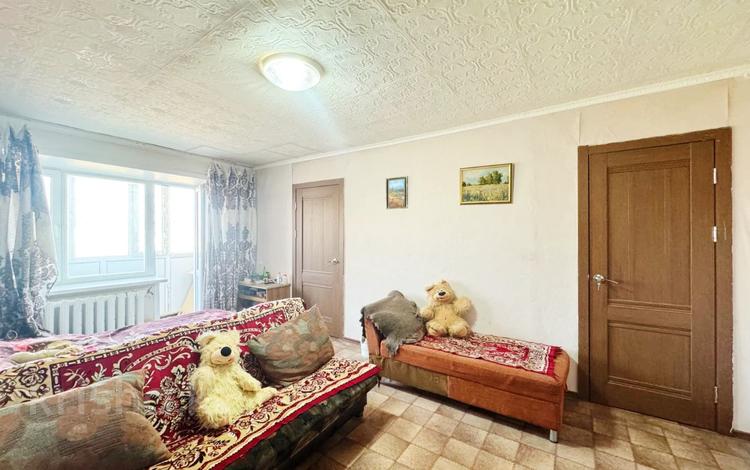 2-комнатная квартира, 45 м², 5/5 этаж, республики за 5.8 млн 〒 в Темиртау — фото 2