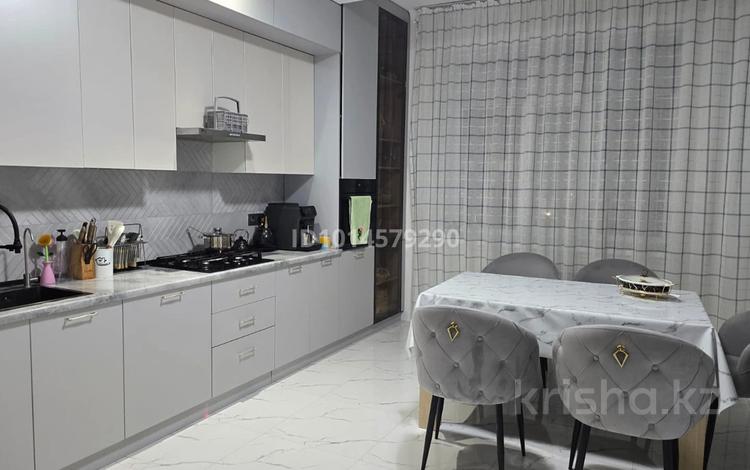 3-комнатная квартира · 118 м² · 3/9 этаж, мкр. Алтын орда, Мангилик ел 19 за 51 млн ₸ в Актобе — фото 2