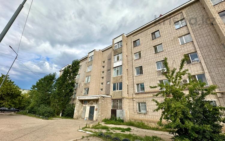 1-комнатная квартира, 30 м², 2/5 этаж, Новый город, Макаренко 7к1 — недалеко от Мед академии за 7 млн 〒 в Актобе, Новый город — фото 2