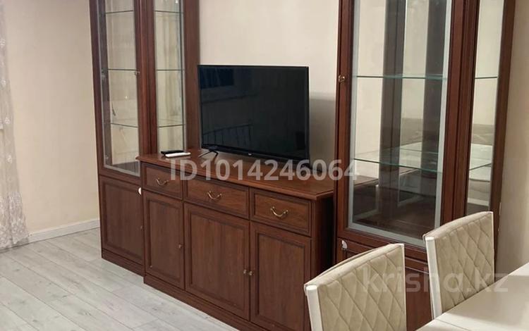 2-комнатная квартира · 60 м² · 6/12 этаж, мкр Акбулак, Байтерекова 51 за 270 000 ₸ в Алматы, Алатауский р-н — фото 2