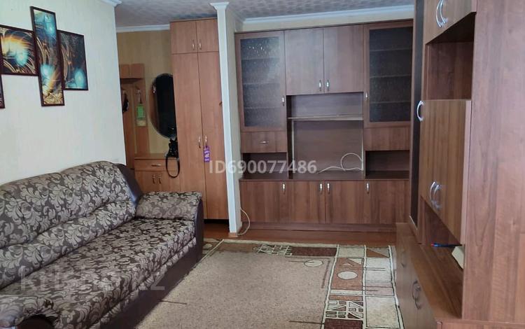 2-комнатная квартира, 48.2 м², 2/5 этаж, Пришахтинск, Пришахтинск, 22й микрорайон 4