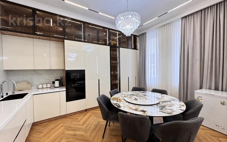 4-комнатная квартира · 150 м² · 6/7 этаж, Тыныбаева 18 за 189 млн ₸ в Астане, Алматы р-н — фото 48