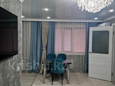2-комнатная квартира · 44 м² · 1/4 этаж, Назарбаева 196/1 за 15 000 ₸ в Уральске