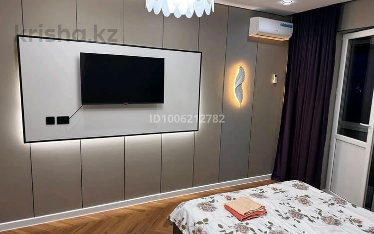 1-комнатная квартира · 50 м² · 6/16 этаж, Сырым батыра 99/3 — Тулеметова за 15 000 〒 в Шымкенте — фото 2