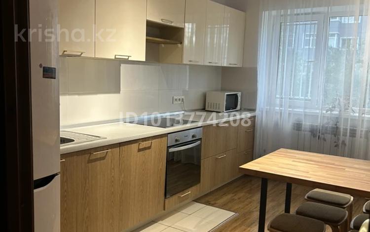 2-бөлмелі пәтер · 65 м² · 2/17 қабат, мкр Мамыр-1 29/6, бағасы: 370 000 ₸ в Алматы, Ауэзовский р-н — фото 2