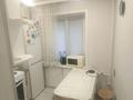 3-комнатная квартира · 50 м² · 1/5 этаж, Пришахтинск, Пришахтинск, 21й микрорайон 16 за 12.5 млн ₸ в Караганде, Алихана Бокейханова р-н