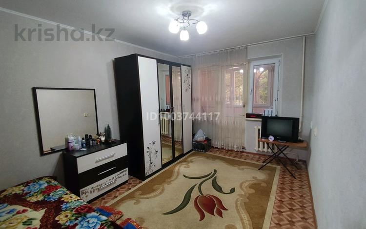1-комнатная квартира · 29.4 м² · 3/5 этаж, Микрорайон Акбулак 21 за 8 млн 〒 в Таразе — фото 2