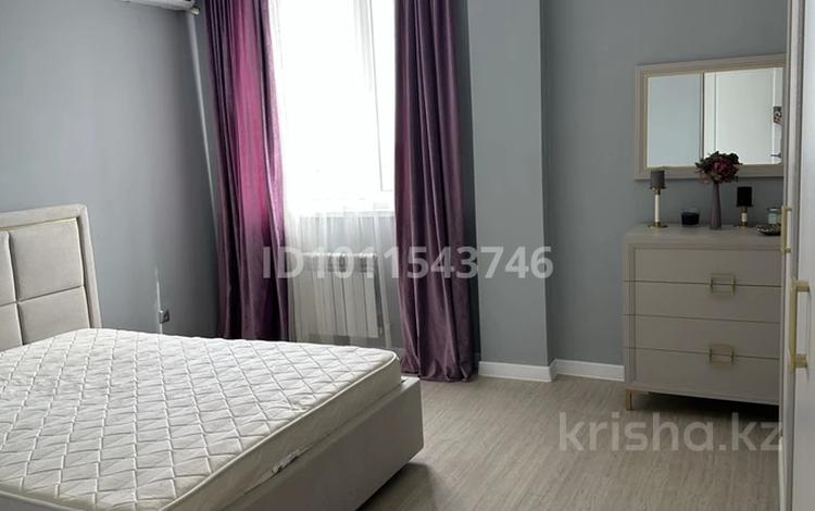 2-бөлмелі пәтер · 81 м² · 8/9 қабат, мкр Центральный, Валиханова 13, бағасы: 300 000 ₸ в Атырау — фото 2