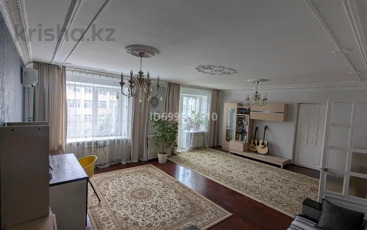 3-комнатная квартира · 90.2 м² · 4/4 этаж, Сатпаева 35а — Манаса