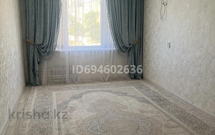 2-бөлмелі пәтер · 56 м² · 4/5 қабат, 14-й мкр 37 — Тез арада 14- шағын аудан 37 үйден 2 болмелі пәтер сатылады. жағдайы орташа , алдында садик артында мектеп орналасқан, бүкіл мебель , холодильник, гәз плита 5 көзі жаңадан алынған стиралка бәрі қалады., бағасы: 18 млн ₸ в Актау — фото 2