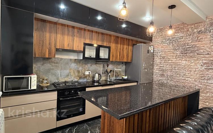 2-бөлмелі пәтер · 69 м² · 3/7 қабат, мкр. Алтын орда, Мкр Батыс 2 49Д, бағасы: 310 000 〒 в Актобе — фото 2