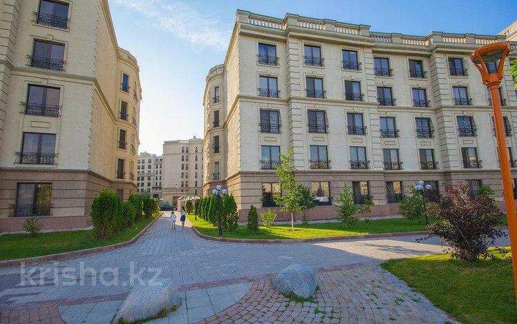 3-комнатная квартира, 130 м², 4/6 этаж помесячно, Мкр. Мирас 157 за 600 000 〒 в Алматы, Бостандыкский р-н — фото 33