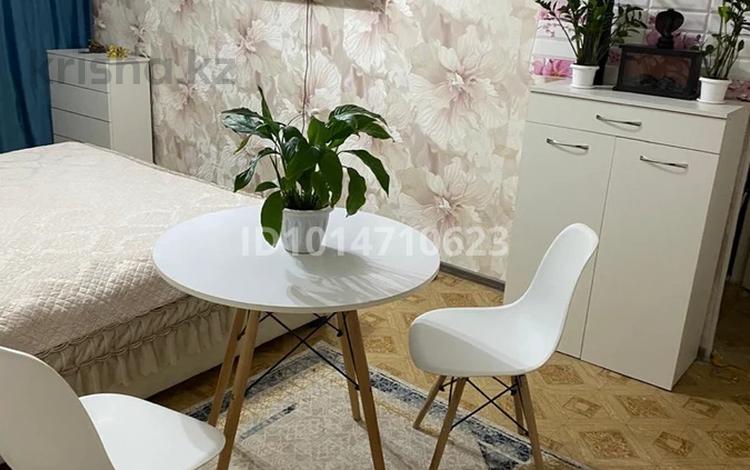 2-комнатная квартира · 100 м² · 2/4 этаж, 11-й микрорайон 184 за 150 000 ₸ в Шымкенте, Енбекшинский р-н — фото 2