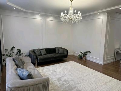 3-комнатная квартира · 130 м² · 8/8 этаж, Достык 14 за 600 000 ₸ в Астане, Есильский р-н