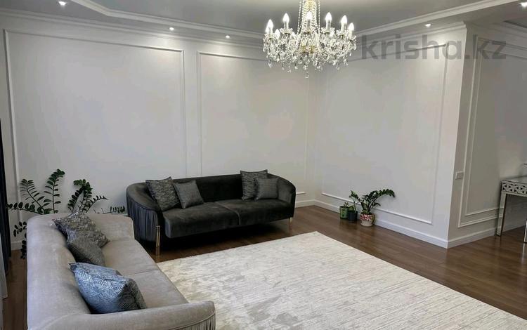 3-комнатная квартира · 130 м² · 8/8 этаж, Достык 14 за 600 000 ₸ в Астане, Есильский р-н — фото 2