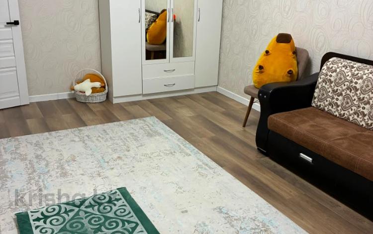 1-бөлмелі пәтер · 43 м² · 2/5 қабат, мкр. Алтын орда, тауелсиздик, бағасы: 19.5 млн ₸ в Актобе — фото 3