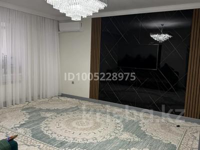 2-бөлмелі пәтер · 87 м² · 4/5 қабат, мкр. Алтын орда 21м — ул Мәнгілік Ел напротив НИШ,Достық, бағасы: 35.4 млн ₸ в Актобе