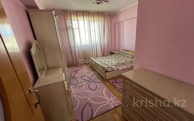 3-комнатная квартира, 107 м², 5/5 этаж помесячно, Мкр Астана 33 за 160 000 〒 в Таразе — фото 2