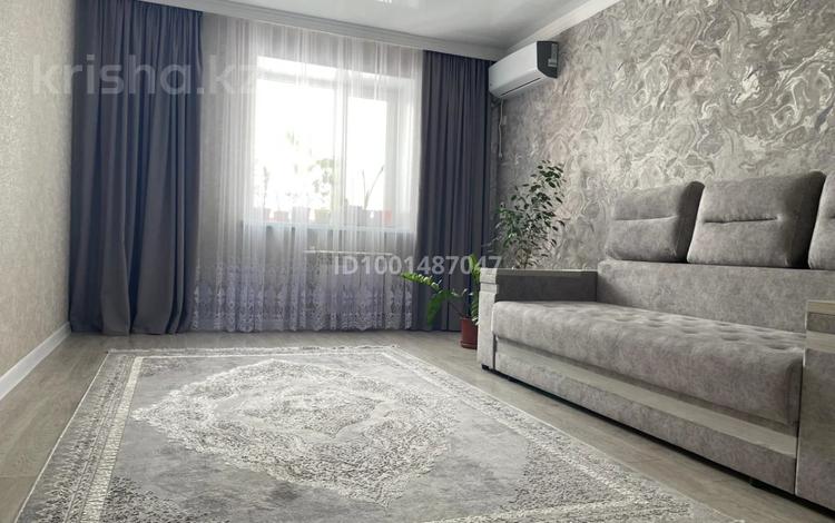 2-бөлмелі пәтер · 74 м² · 5/6 қабат, мкр Кадыра Мырза-Али 31, бағасы: 35.5 млн ₸ в Уральске — фото 2